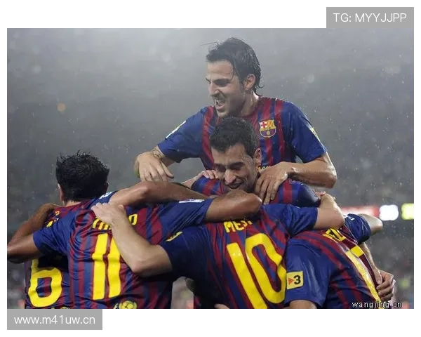 巴萨半场领先塞维利亚 拉菲尼亚双响奥尔莫破门 巴萨半场领先塞维利亚 拉菲尼亚双响奥尔莫破门